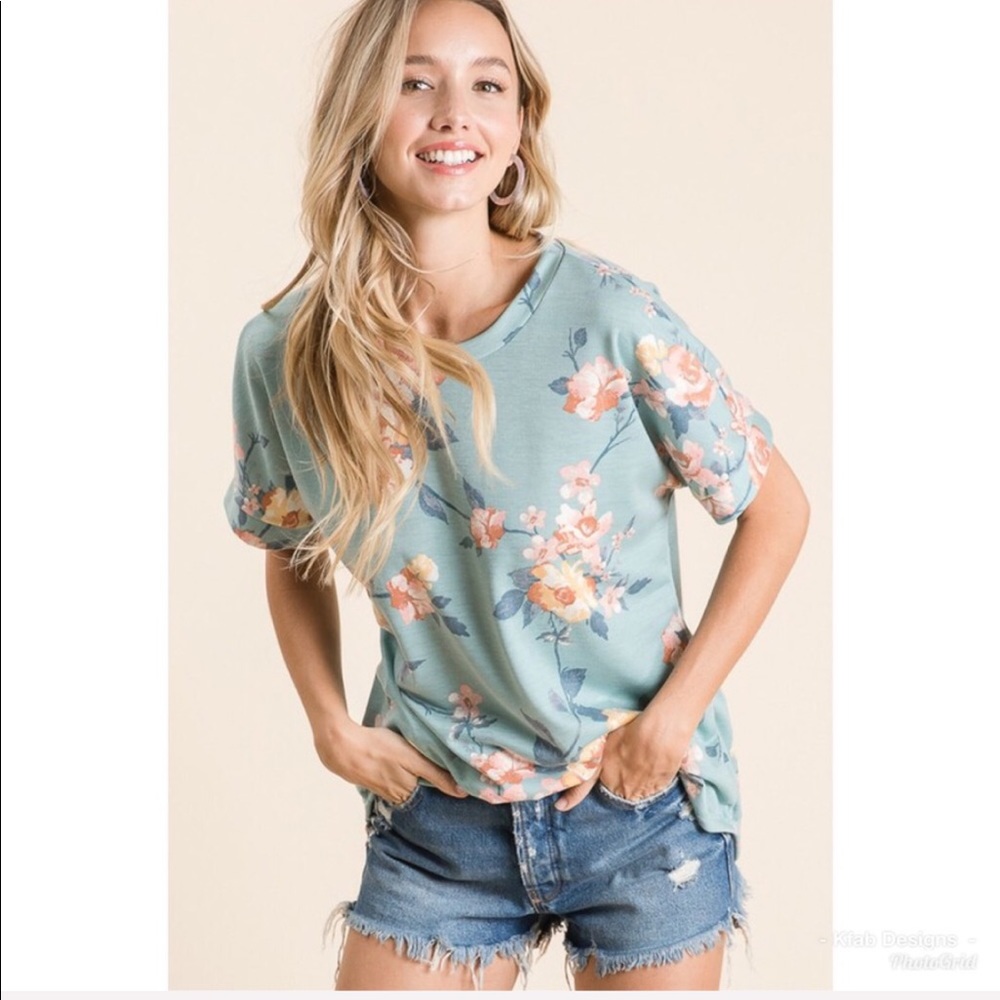 😊🌸LAST 1! Super Soft Mint Floral Top! - Picture 2 of 5